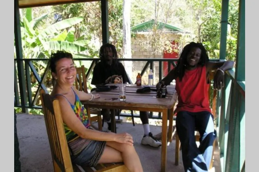 Moves Rasta Cottage 内格里尔 度假居